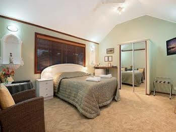 Ainslie Manor Redcliffe